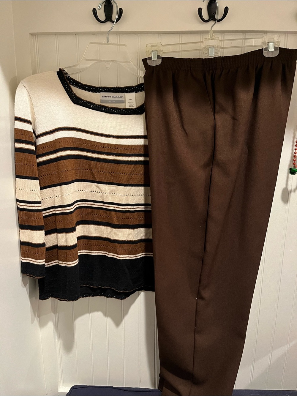 Alfred Dunner Brown, Cream & Black Striped Knit Top Brown Pants Petite L XL 12